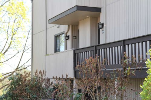 1405 Holly Walk, Poughkeepsie, NY 12603-7101