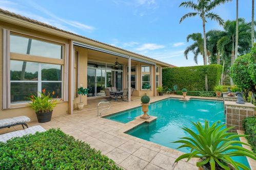 7016 Corning Cir, Boynton Beach FL 33437-3984 exterior