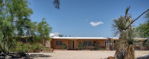 1600 Barbados Pl, Tucson, AZ 85748-7619