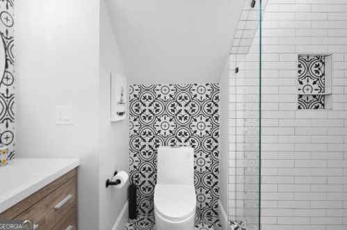 560 Morgan St, Atlanta GA 30308-2821 exterior