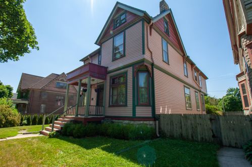 2735 State St, Milwaukee WI 53208-3549 exterior