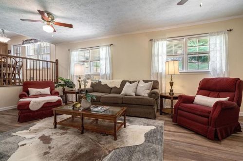 3559 Hidden Acres Dr, Atlanta GA 30340-4449 exterior