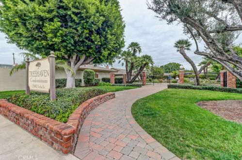 13902 Yorba St, Tustin CA  92780-1840 exterior