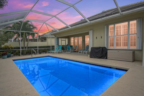 257 Bentley Cir, Fort Pierce FL  34986-2458 exterior