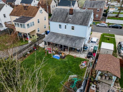 72 Lehigh Ave, Avenel NJ 07001-1840 exterior