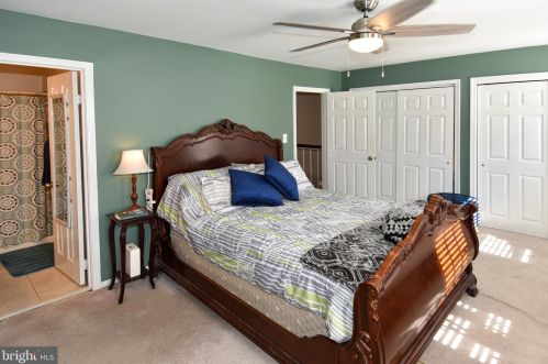 11531 Pne Cone Ct, Herndon VA 20191-2239 exterior