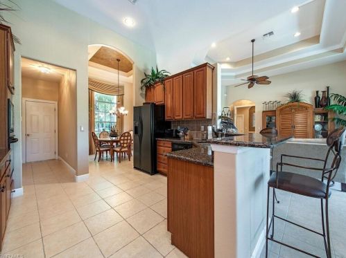 5024 Castlerock Way, Naples FL exterior