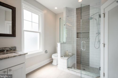 301 Raymond Ave, Alexandria VA 22301-1037 exterior