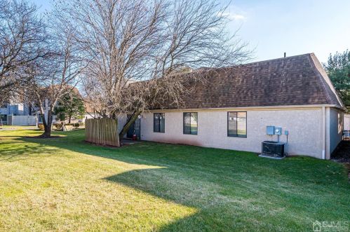 22 Carriage Pl, Edison NJ 08820-4020 exterior