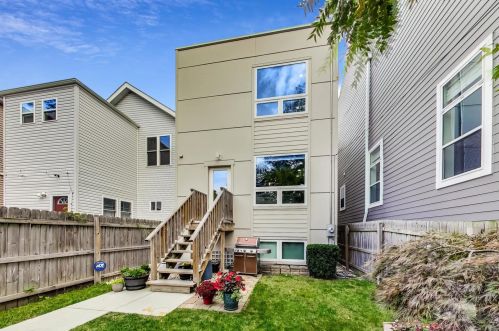 2100 Bingham St, Chicago IL 60647-4033 exterior