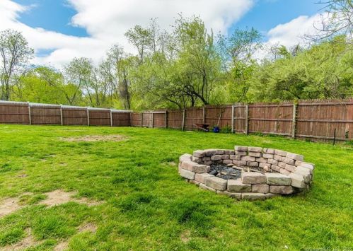 1893 Upper Maple St, Killingly CT 06241-1513 exterior