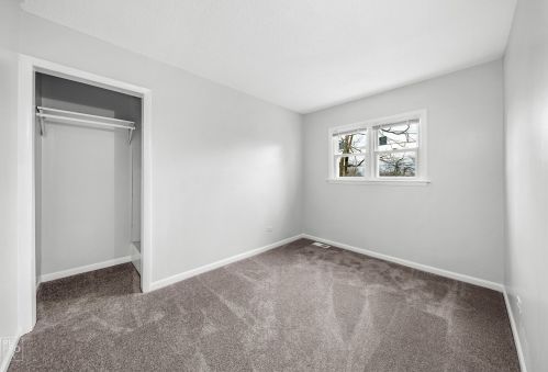 2613 Lewis Ave, Waukegan IL 60087-2210 exterior