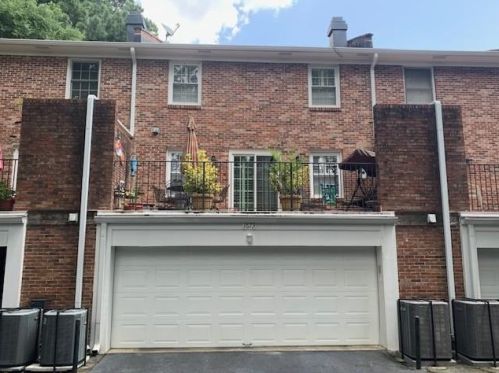 1673 Executive Park Ln, Atlanta GA 30329-3132 exterior