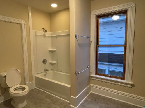 2209 3 St, Duluth MN 55805-1856 exterior