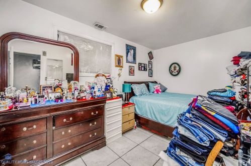 3441 Kenton Ave, Chicago IL 60652-2008 exterior