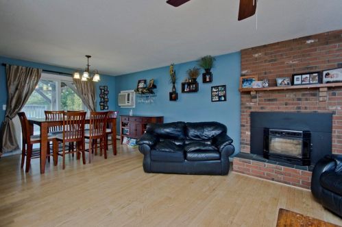 64 Spruceland Rd, Enfield CT 06082-2368 exterior