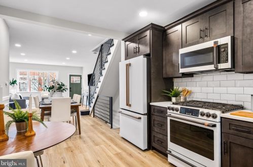 831 Greenwich St, Philadelphia PA 19147-6409 exterior