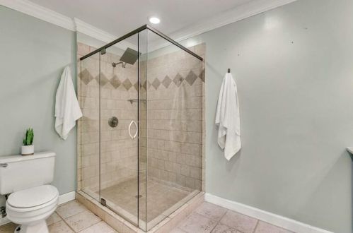 801 Defoors Ml Cir, Atlanta GA 30318-2392 exterior