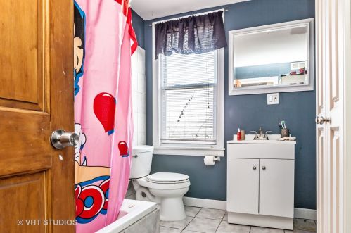 5404 Calumet Ave, Chicago IL 60653-1102 exterior