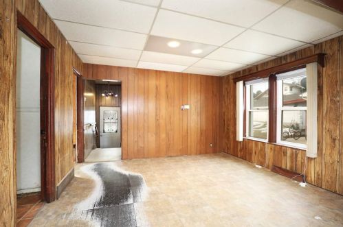 909 Dewey St, Manitowoc, WI 54220-6624