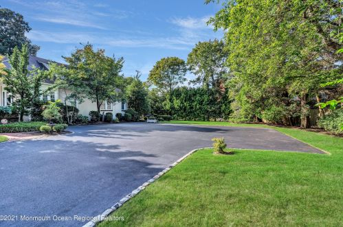 25 Memorial Pkwy, Atlantic Highlands NJ 07716-1655 exterior