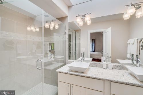 5227 New Hampshire Ave, Washington DC 20011-6631 exterior