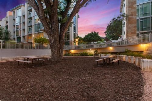 1600 Barton Springs Rd, Austin TX  78704-1081 exterior