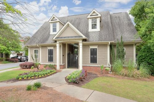 7360 Glisten Ave, Atlanta GA 30328-2876 exterior