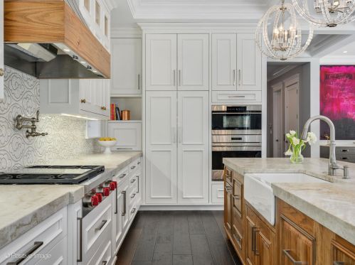 3720 Greenview Ave, Chicago IL 60613-3610 exterior