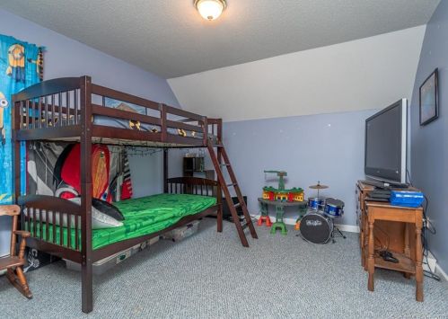 801 Upper Maple St, Killingly CT 06241-2224 exterior