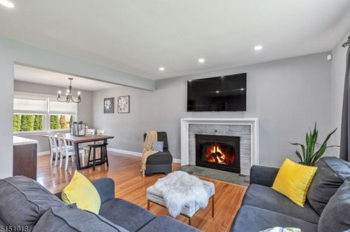 2 Lenhome Dr, Cranford NJ 07016-2954 exterior