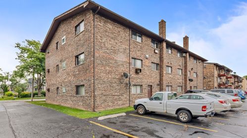 11800 Komensky Ave, Chicago IL  60803-4607 exterior