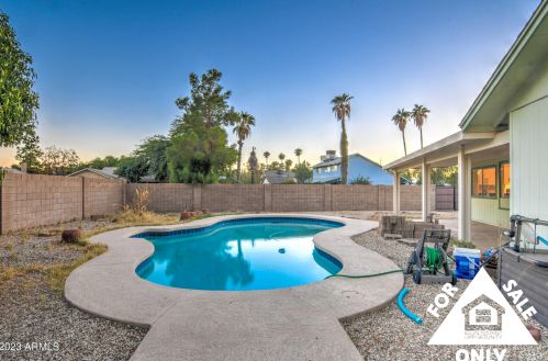 15837 25th Ave, Phoenix AZ  85023-4147 exterior