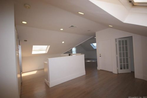 965 Post Rd, Westport CT  06880-5355 exterior