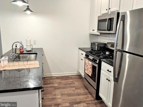 333 Earp St, Philadelphia, PA 19147-5922