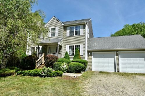 110 Brickhouse Rd, Killingly, CT 06239-3439