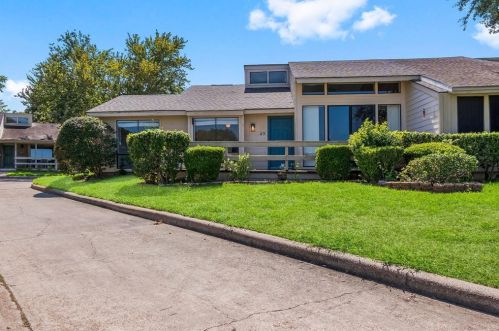 49 April Point Dr, Montgomery TX  77356-5816 exterior