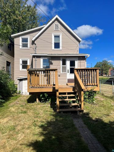 2414 2nd St, Duluth MN 55802-2013 exterior