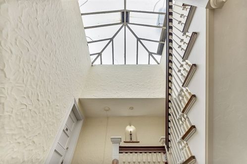 36 Elm St, Worcester MA 01609-2575 exterior