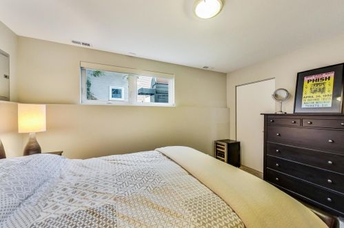 2100 Bingham St, Chicago IL 60647-4033 exterior