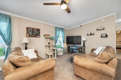 1 Rex Dr, Concord NH 03303-4166 exterior