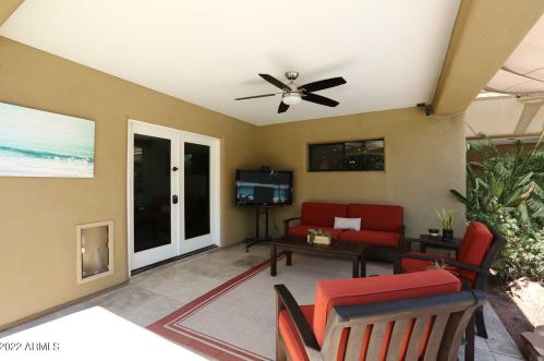 4451 Earll Dr, Phoenix AZ 85031-3821 exterior