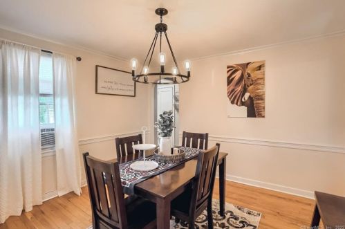 567 Main St, Hartford CT 06109-1839 exterior