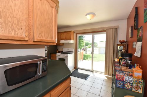 135 Martin Ln, Milwaukee WI 53207-4976 exterior