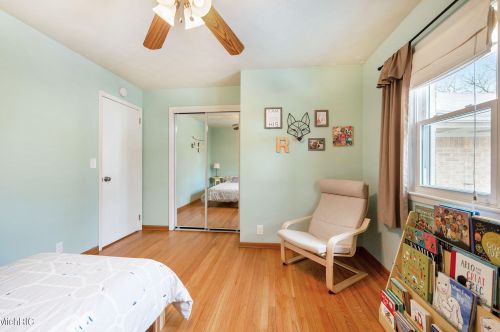 1953 Evergreen St, Grand Rapids MI 49506-4141 exterior