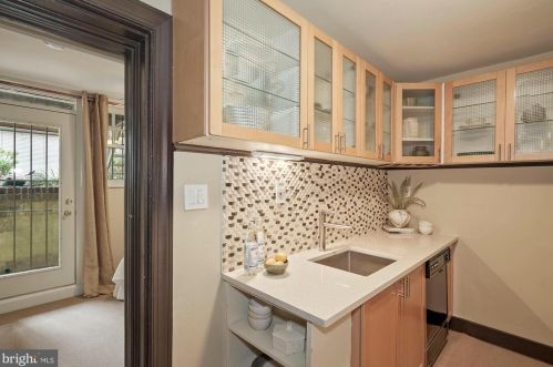 1406 Swann St, Washington DC  20009-3904 exterior