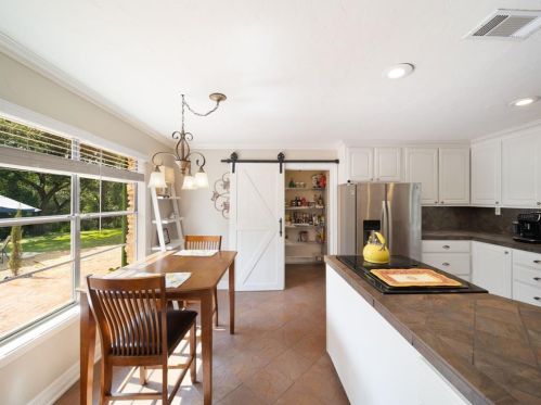 9604 Flintrock Cir, Austin TX 78737-1113 exterior