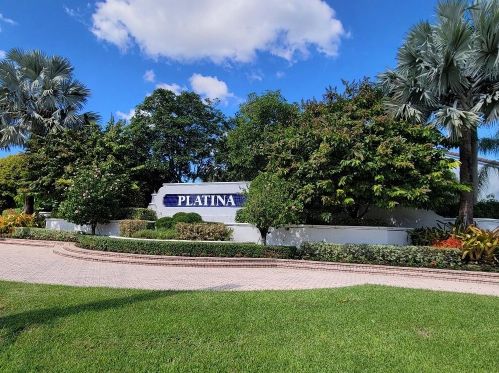 5290 Europa Dr, Boynton Beach FL 33437-2153 exterior