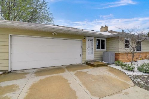 4510 Odana Rd, Madison WI  53711-1445 exterior