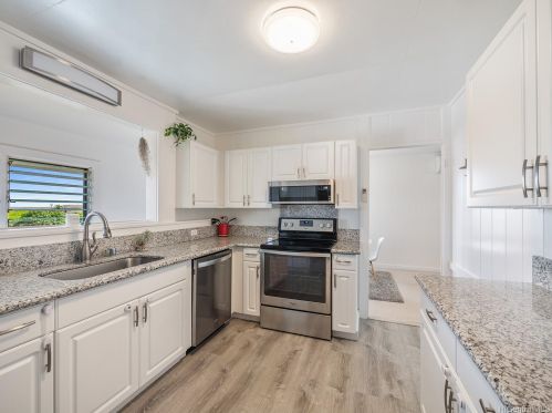 4457 Wahinekoa Pl, Honolulu, HI 96821-1143